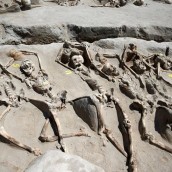 «Δεσμώτες» για πολιτική χρήση;