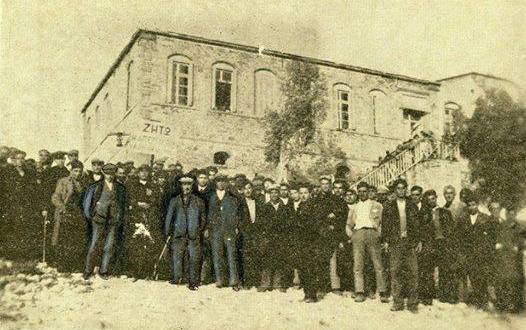 B5nhPoOIYAAJTq6-526x330