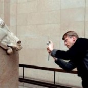 Βάζουν σε… βαλίτσες 20 Γλυπτά