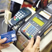 Αλεξιάδης: Αφορολόγητο μόνο με πλαστικό χρήμα – Πότε κληρώνει για ΦΠΑ 23%