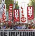 Χιλιάδες εργαζόμενοι βγήκανε πάλι στους δρόμους για να «τους σταματήσουνε»